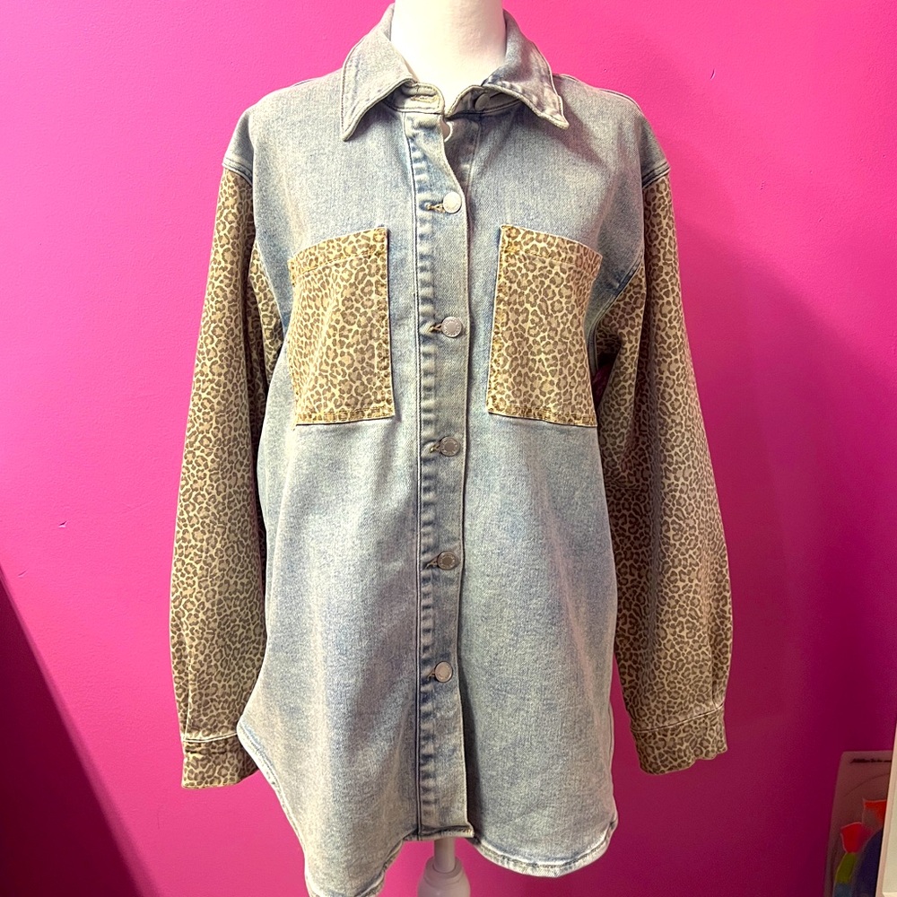 Judy‎ Blue Nixie Cheetah Print Size 1X Denim Jacket Stretchy Button Pockets.